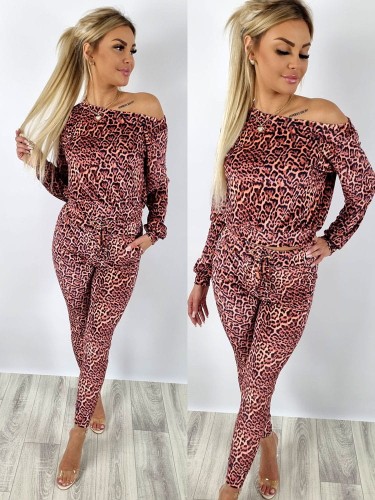 Komplet welurowy bluza na ramię + spodnie panterka K129