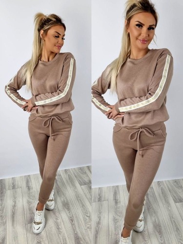Komplet sweterkowy lampas beżowy K136 